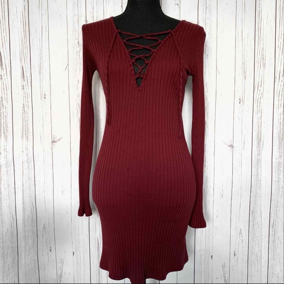 🌹 Kendall & Kylie (S) Lace Up Maroon Dress - Picture 3 of 8